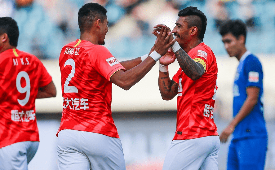 九游体育-女更衣室被装监控