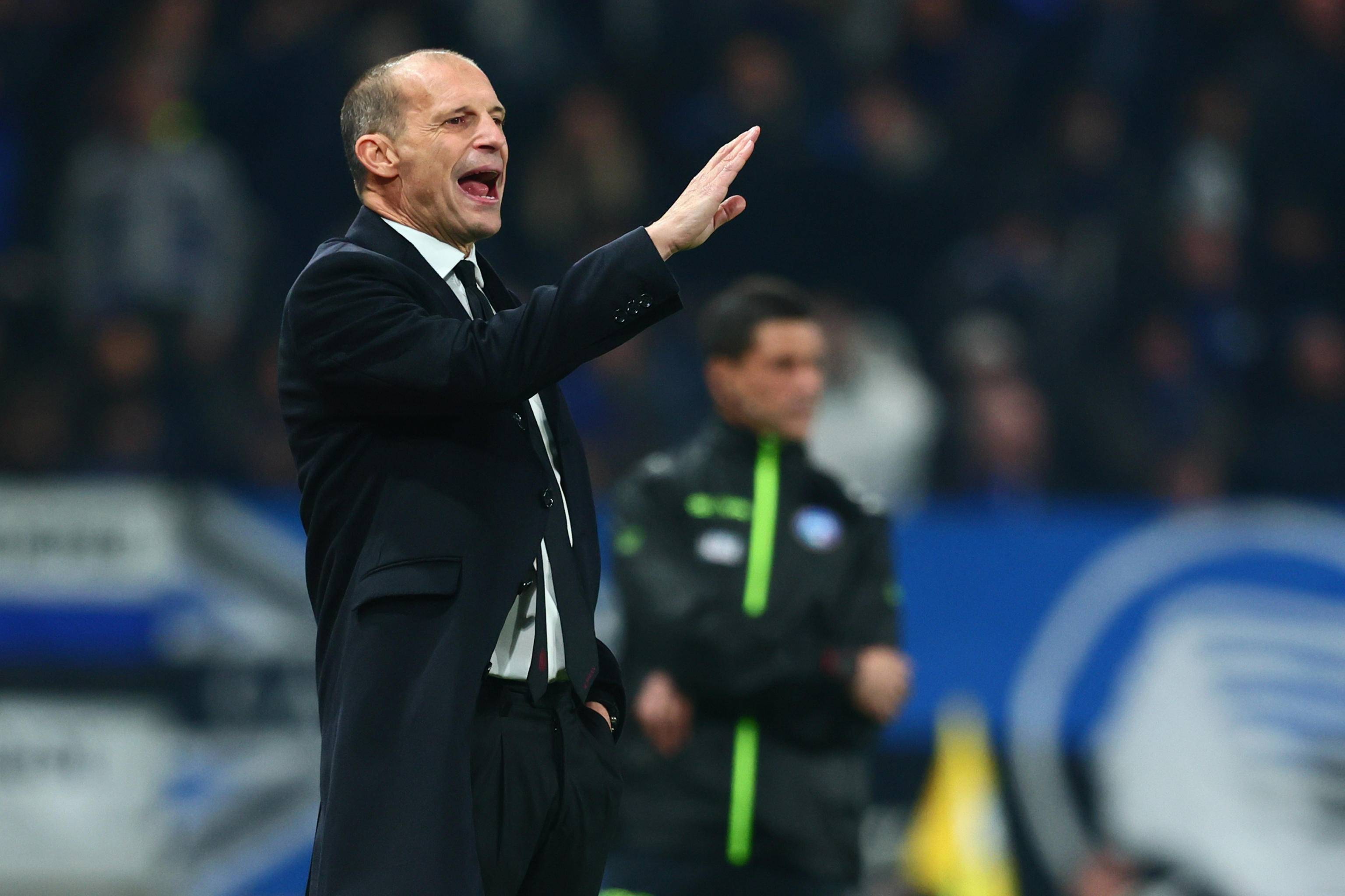 包含今晨意甲传出新动向，亚特兰大内部沟通，管理层表态：球迷炸锅，训练强度明显提升的词条