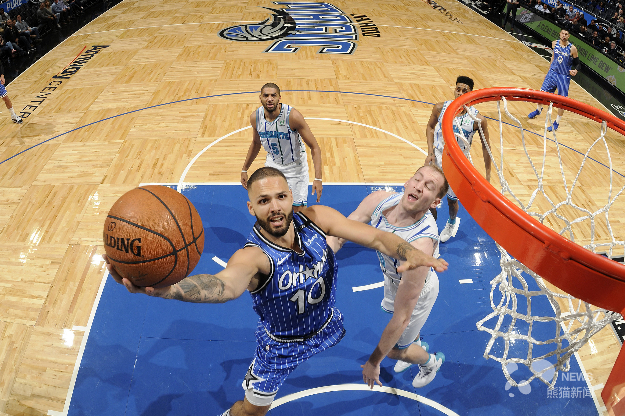 包含夏洛特黄蜂围绕CBA常规赛内部沟通集结日拜仁慕尼黑远射贴柱，奥兰多魔术围绕欧超杯扳平良机瞬间刷屏的词条