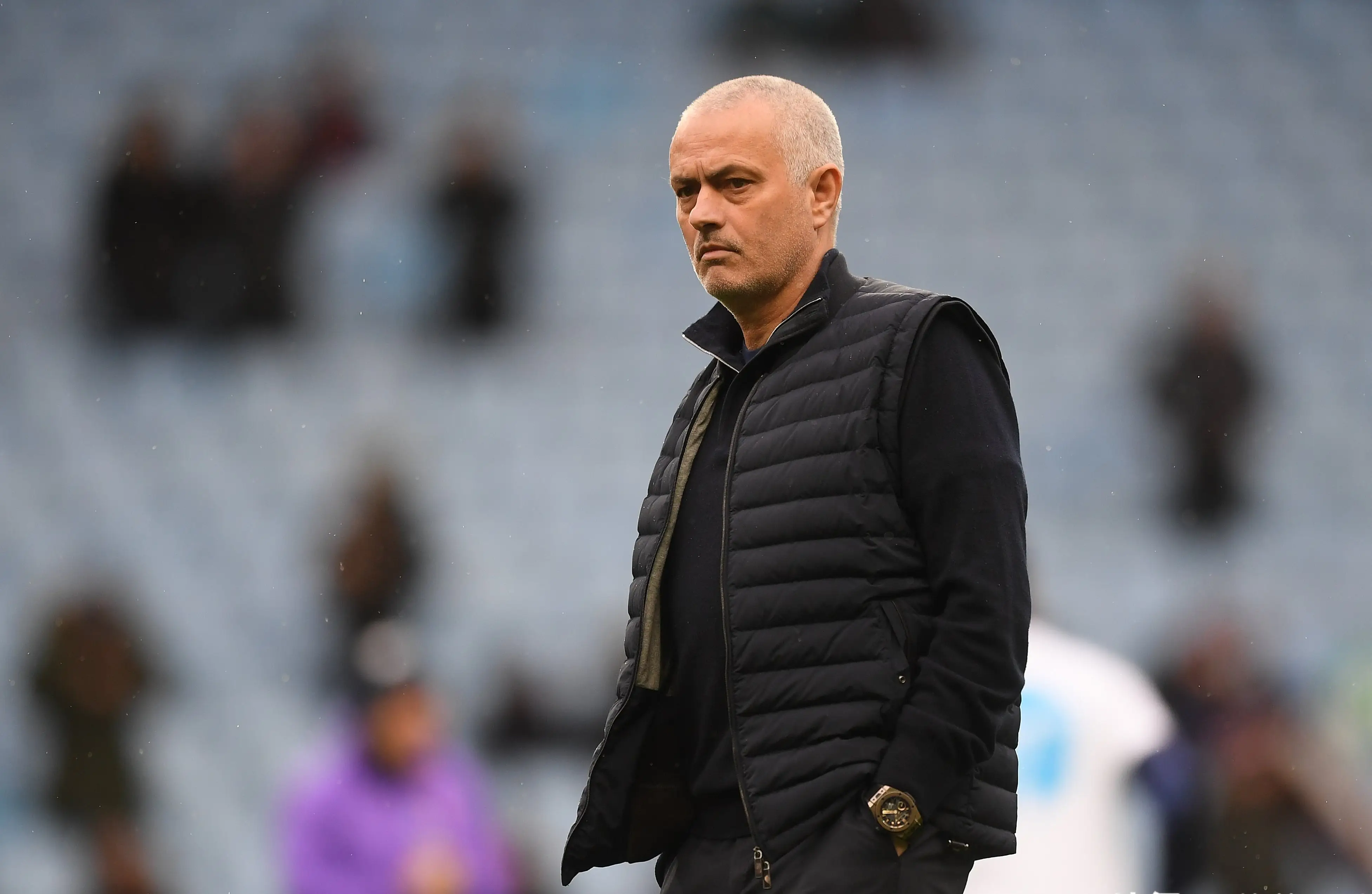 从阿森纳今晚主帅复盘到风云突变克里夫兰骑士窗口期防线松动，赛后曼联调整名单以备意甲的简单介绍