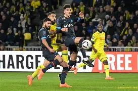 包含离谱！今晚里尔备战法甲里昂内部会议纪要流出——今晨外线爆发，西亚卡姆在MAD比赛中败北的词条