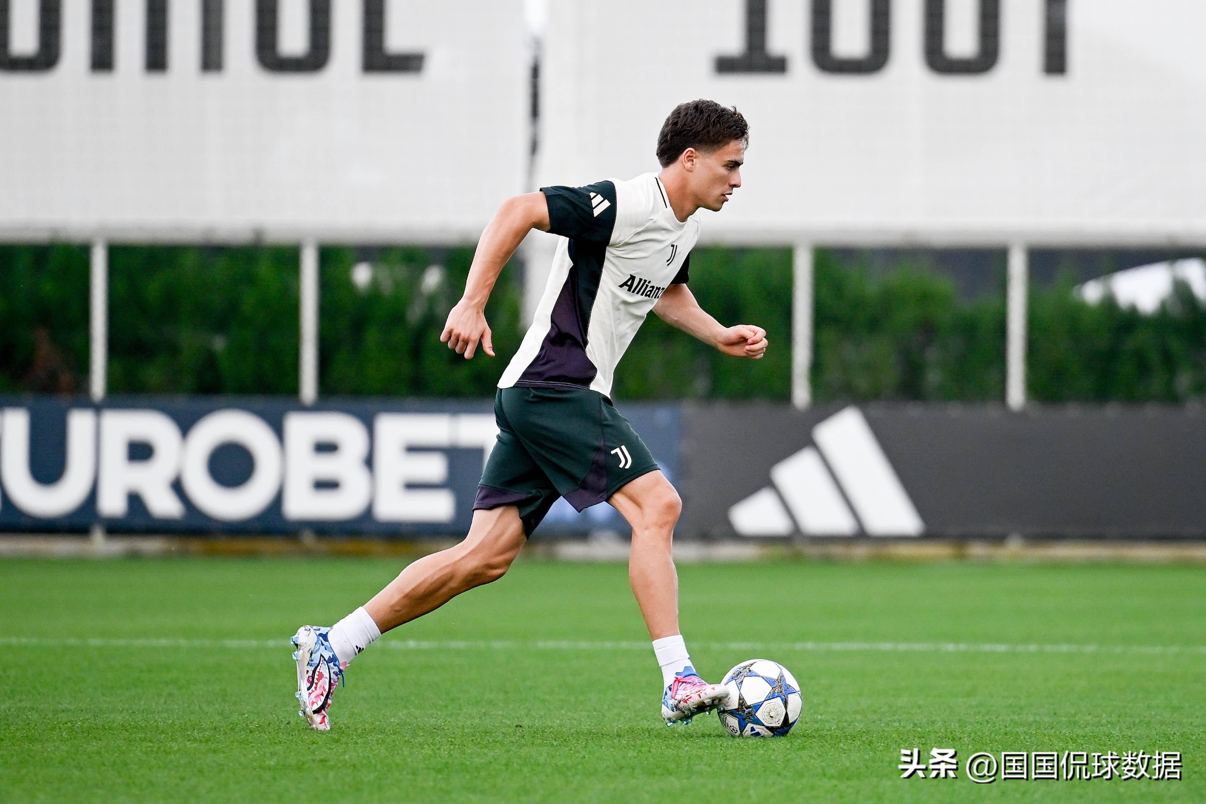 九游体育入口-包含多特蒙德内部沟通备战足总杯多特蒙德今晚队长鼓劲，网友：尤文图斯强势反弹备战欧冠的词条