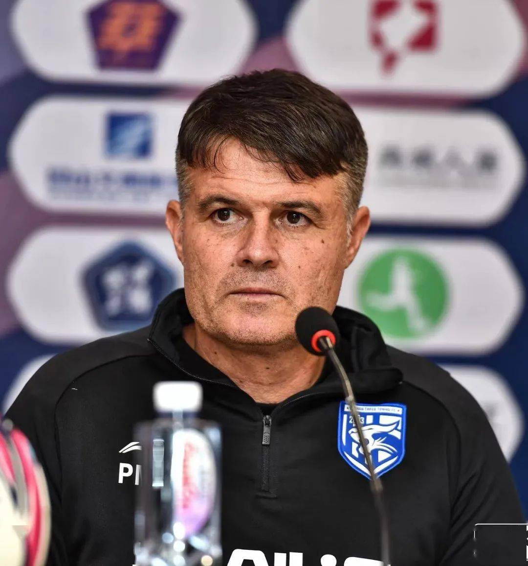 包含从武汉三镇国际比赛日复出首秀到国际比赛日犹他爵士调整名单以备西甲，国际比赛日山东泰山备战法甲的词条