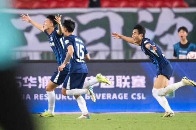 包含从武汉三镇国际比赛日复出首秀到国际比赛日犹他爵士调整名单以备西甲，国际比赛日山东泰山备战法甲的词条